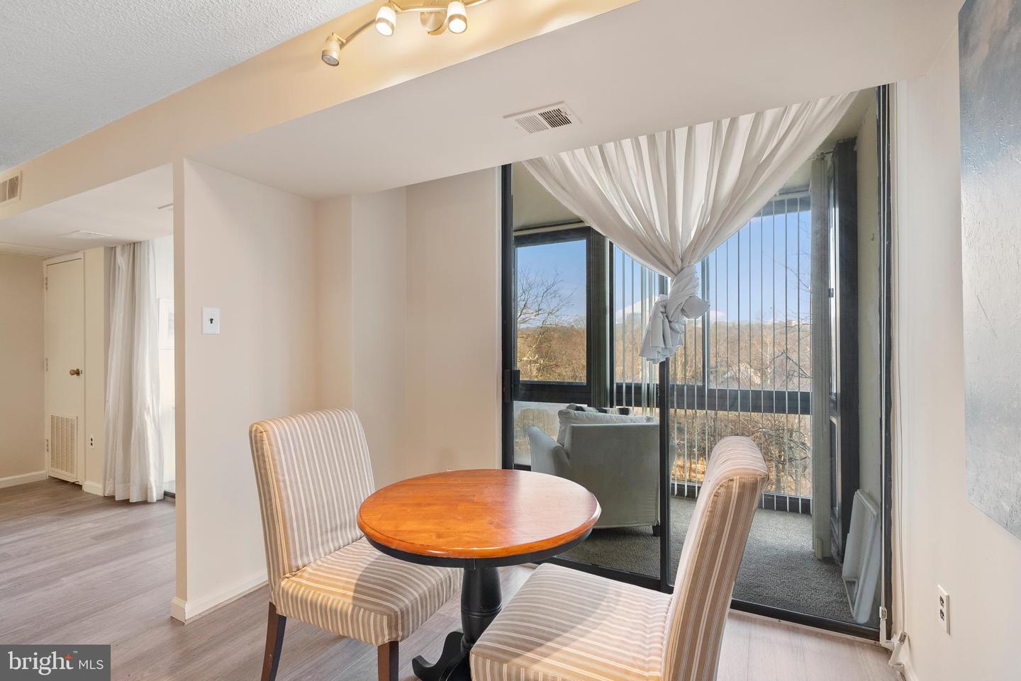 5300 Holmes Run Pkwy #407 Property Photo 17