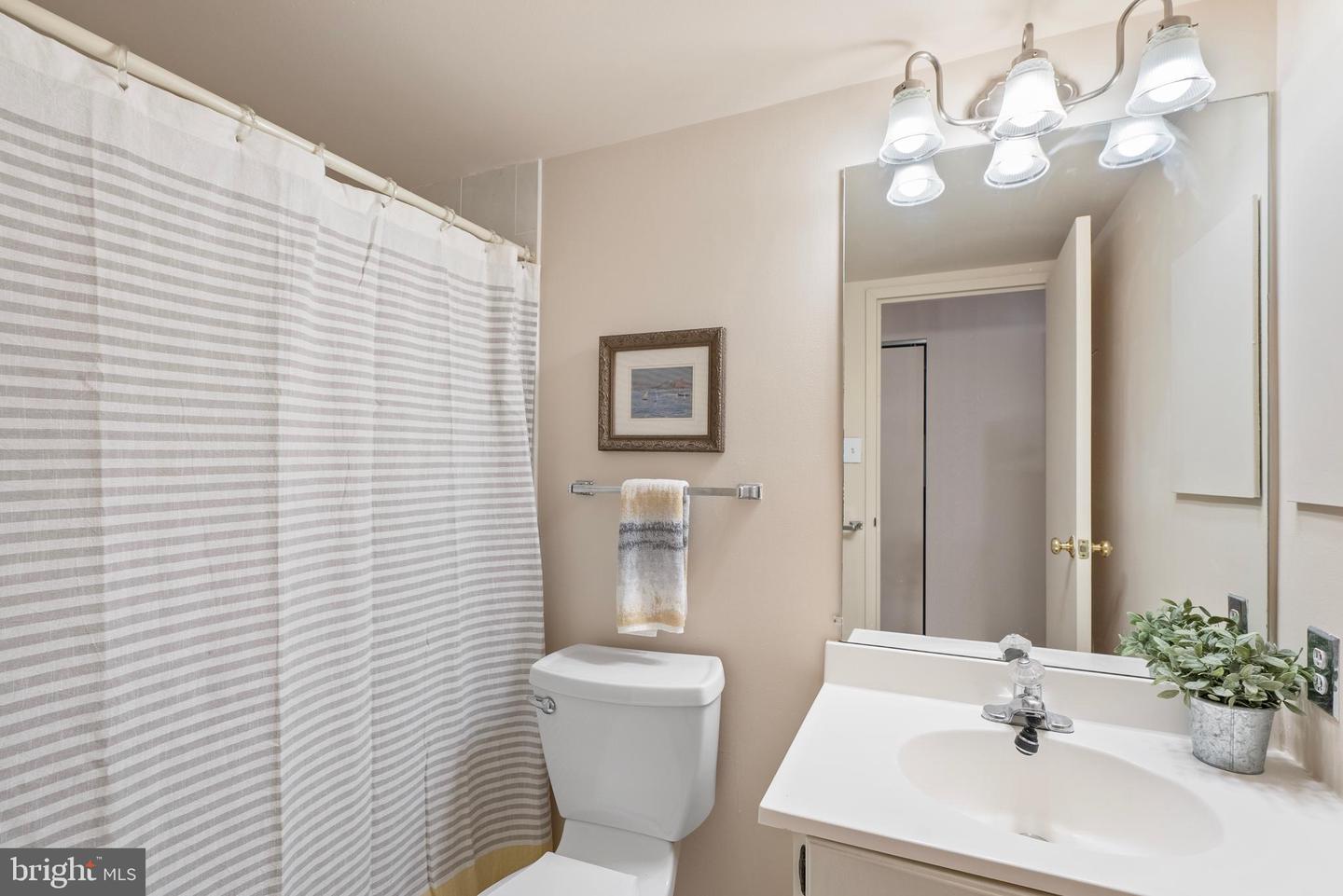 5300 Holmes Run Pkwy #407 Property Photo 24