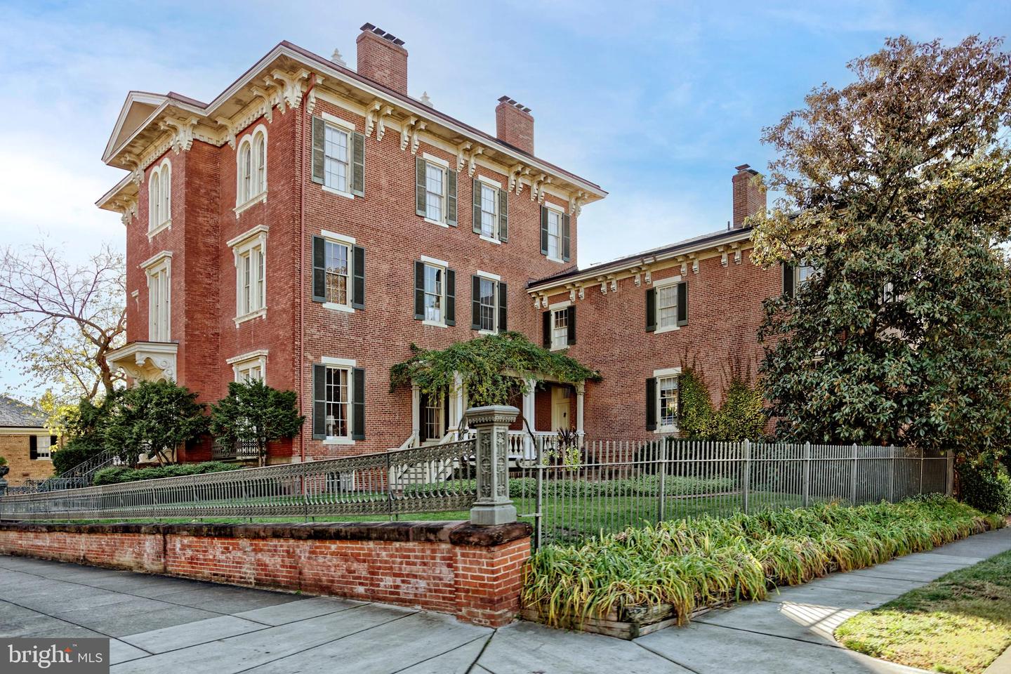 510 Wolfe St Property Photo 2