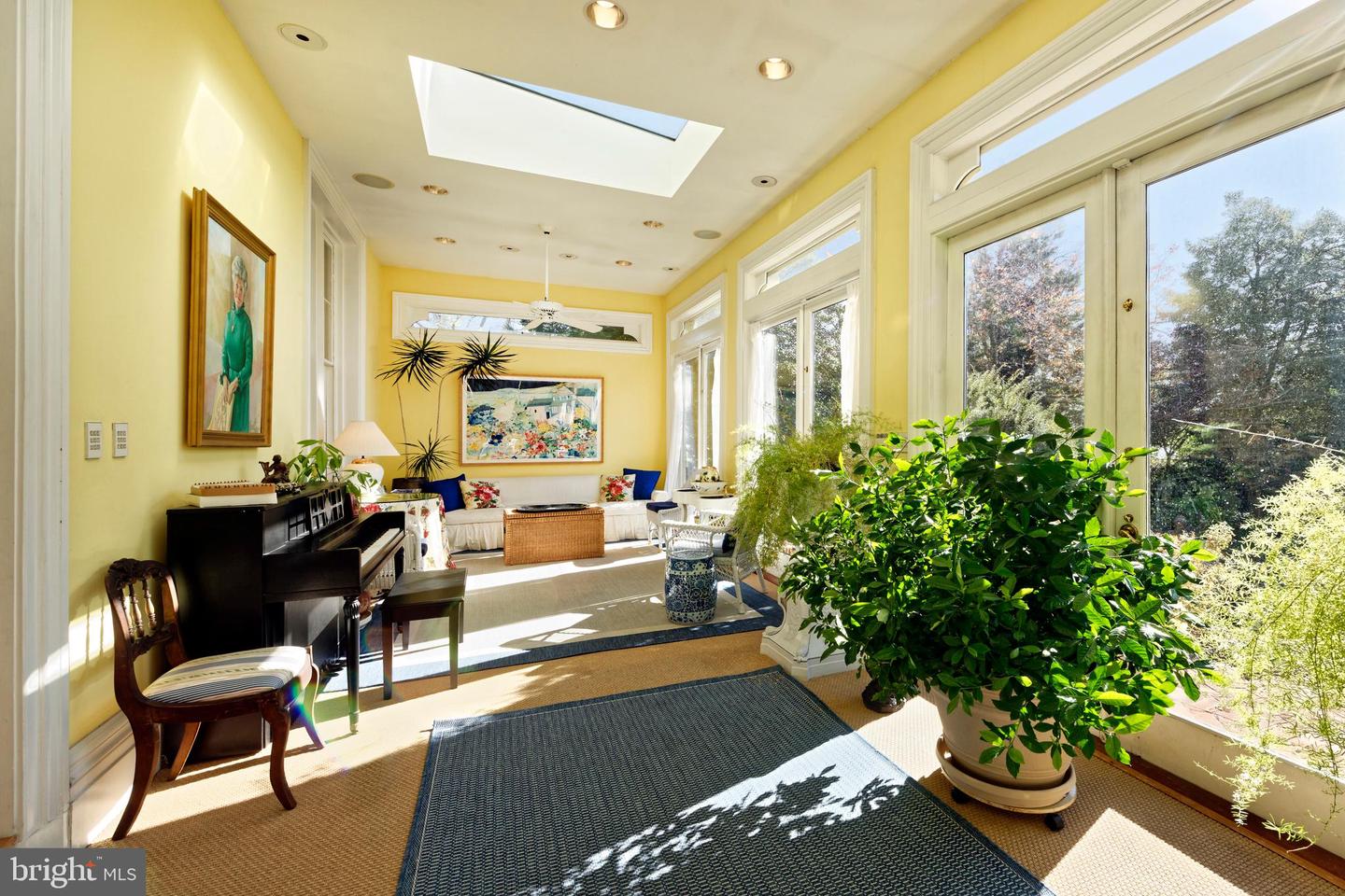 510 Wolfe St Property Photo 12