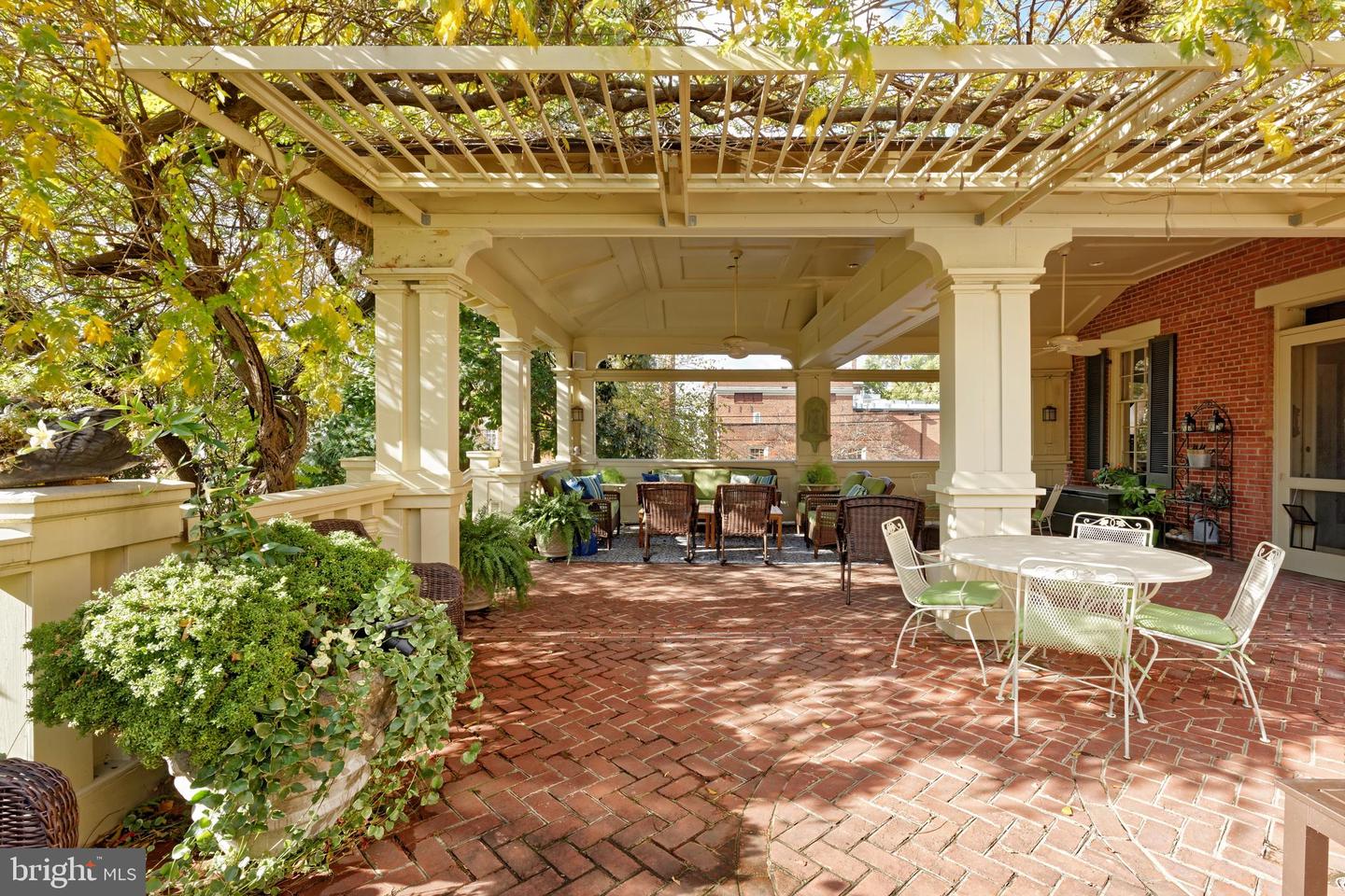 510 Wolfe St Property Photo 35