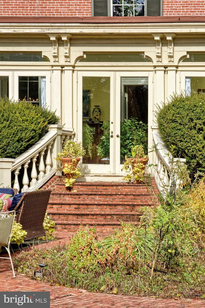 510 Wolfe St Property Photo 45