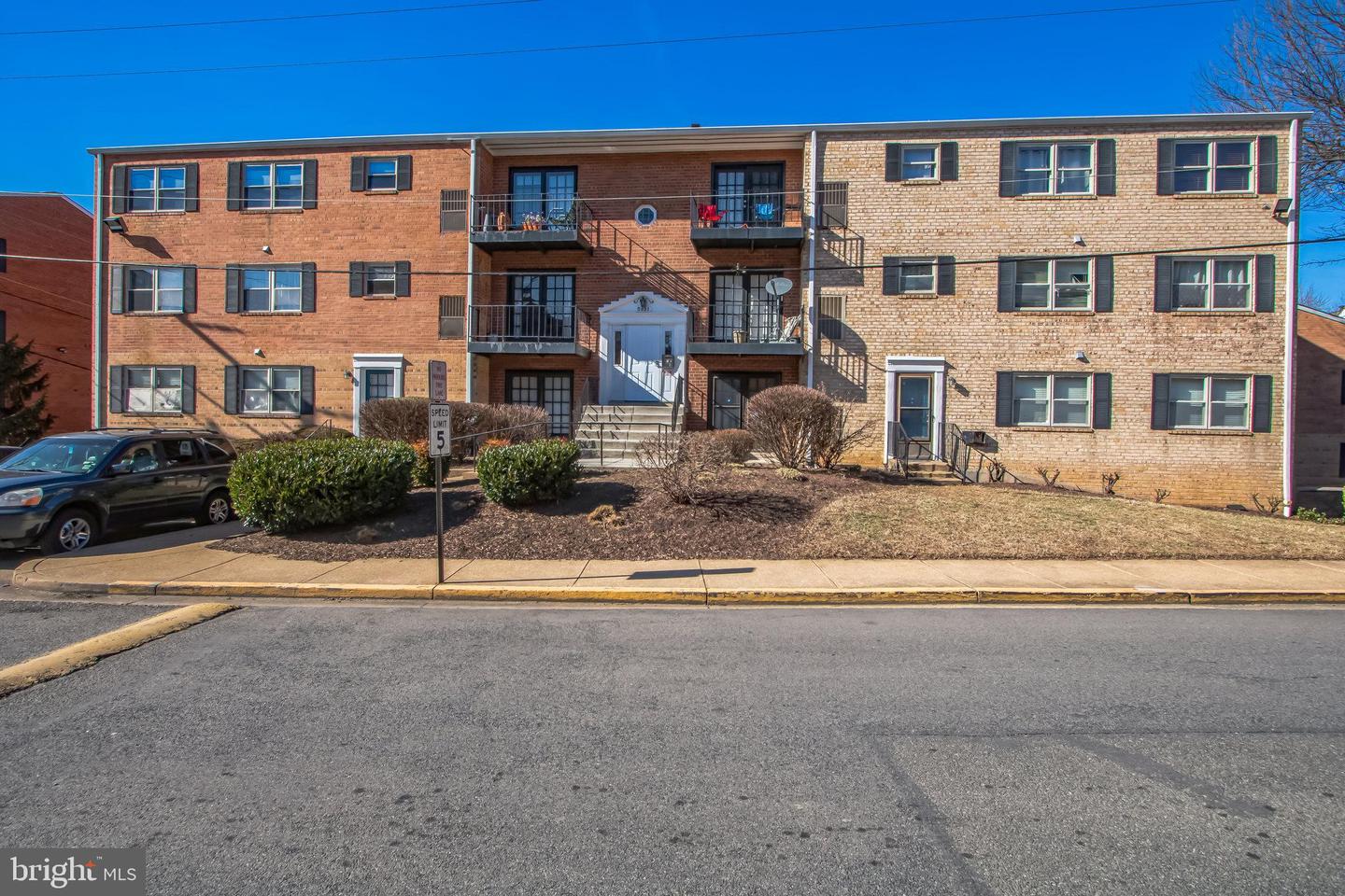 5931 Quantrell Ave #201 Property Photo
