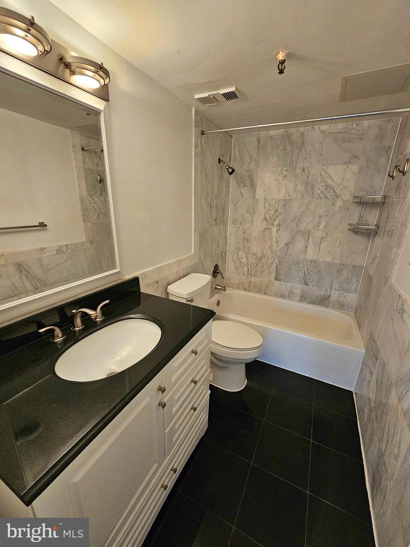 5911 Edsall Rd #814 Property Photo 21