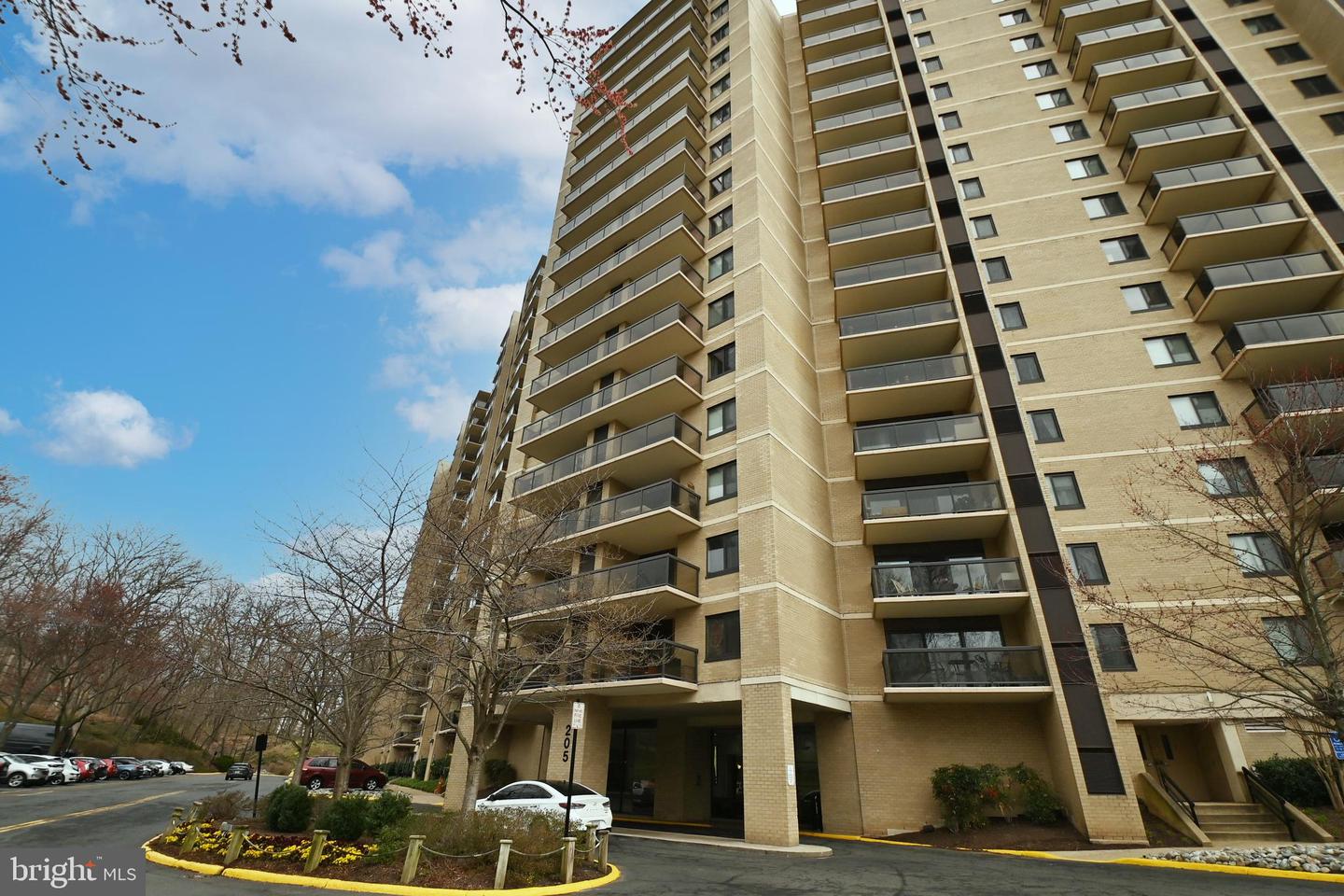 205 Yoakum Pkwy #506 Property Photo
