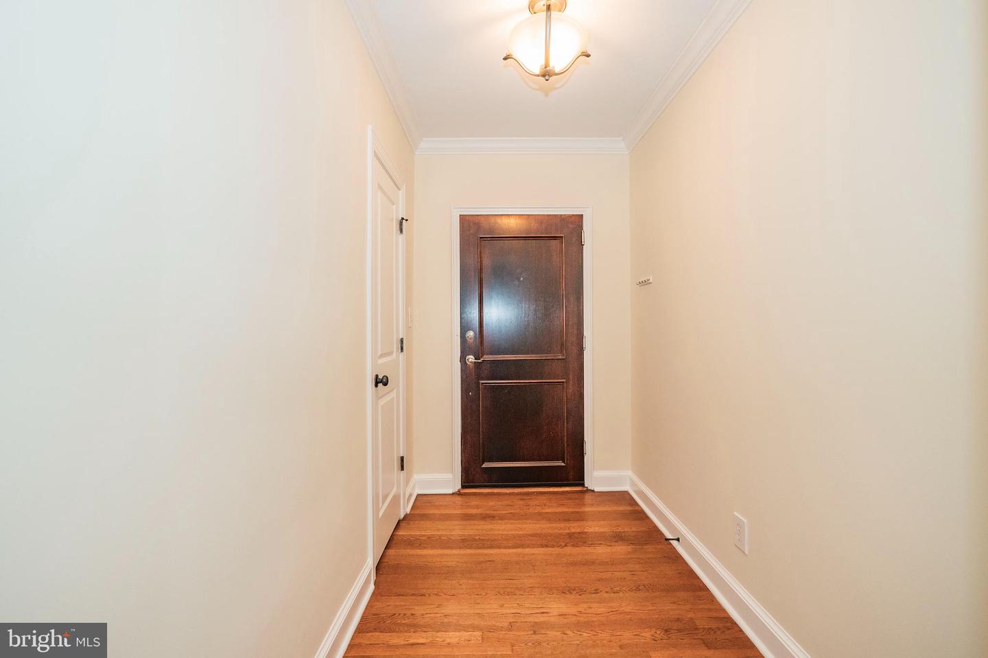 922 S Washington St #211 Property Photo