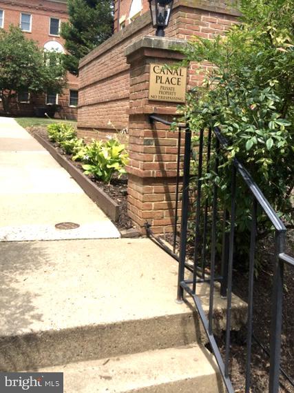1211 N Pitt St #2b Property Photo