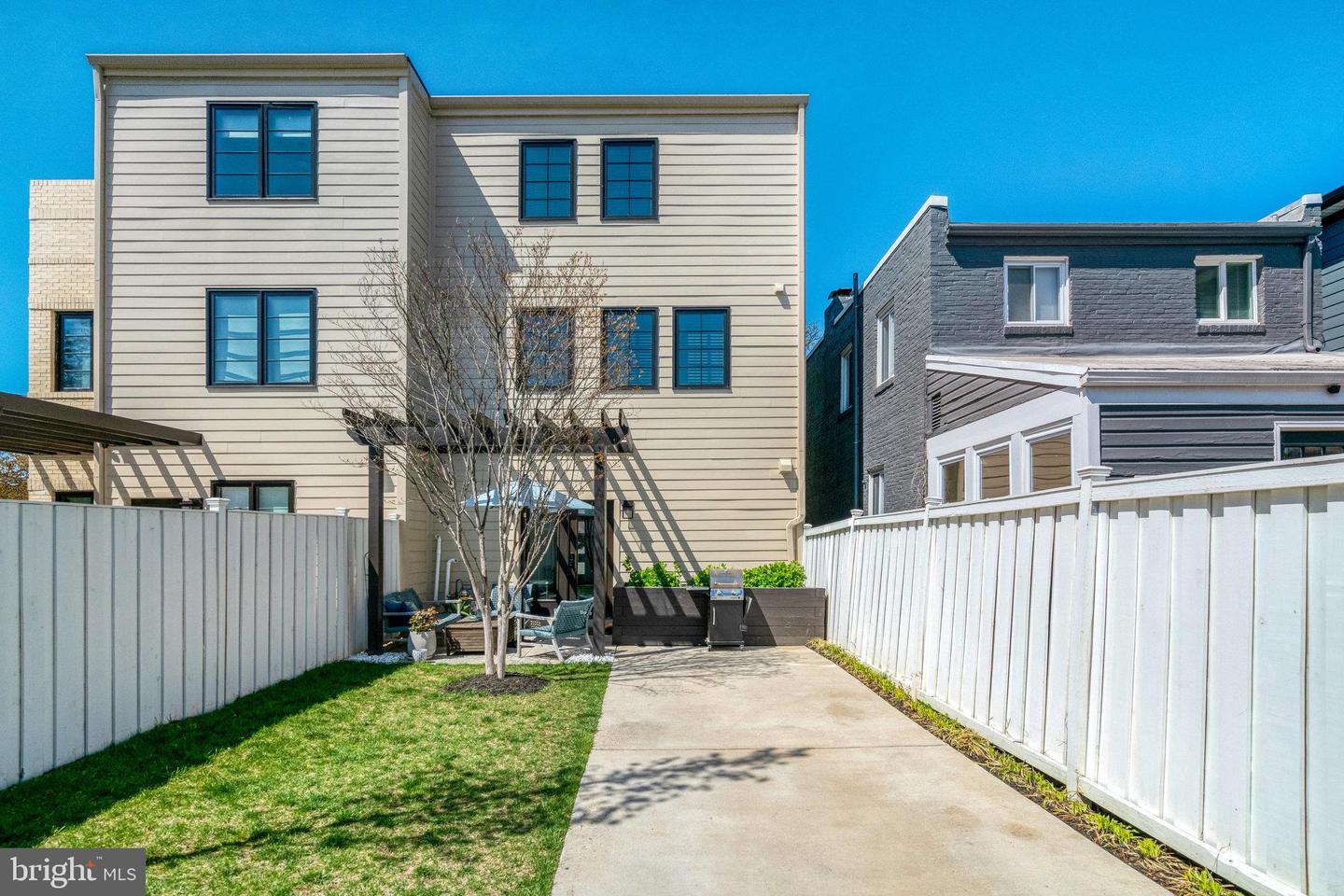 603 N Alfred St Property Photo 16