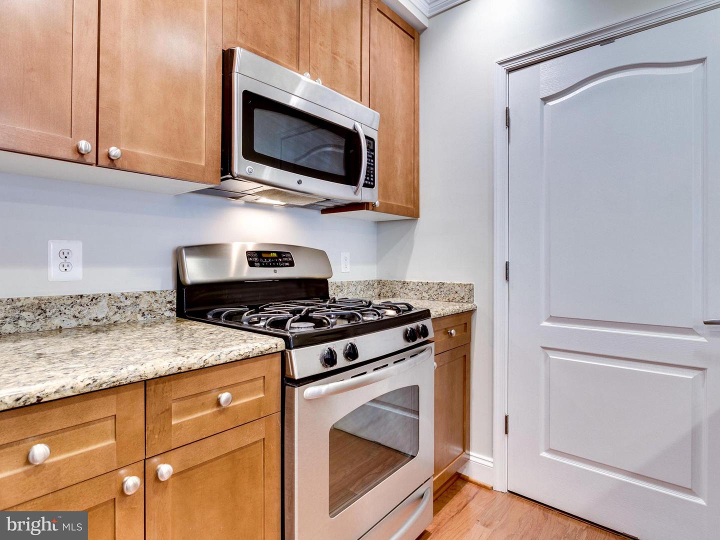 1115 Cameron St #309 Property Photo 6