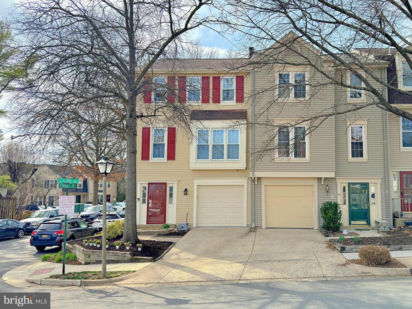 39 S Floyd St Property Photo