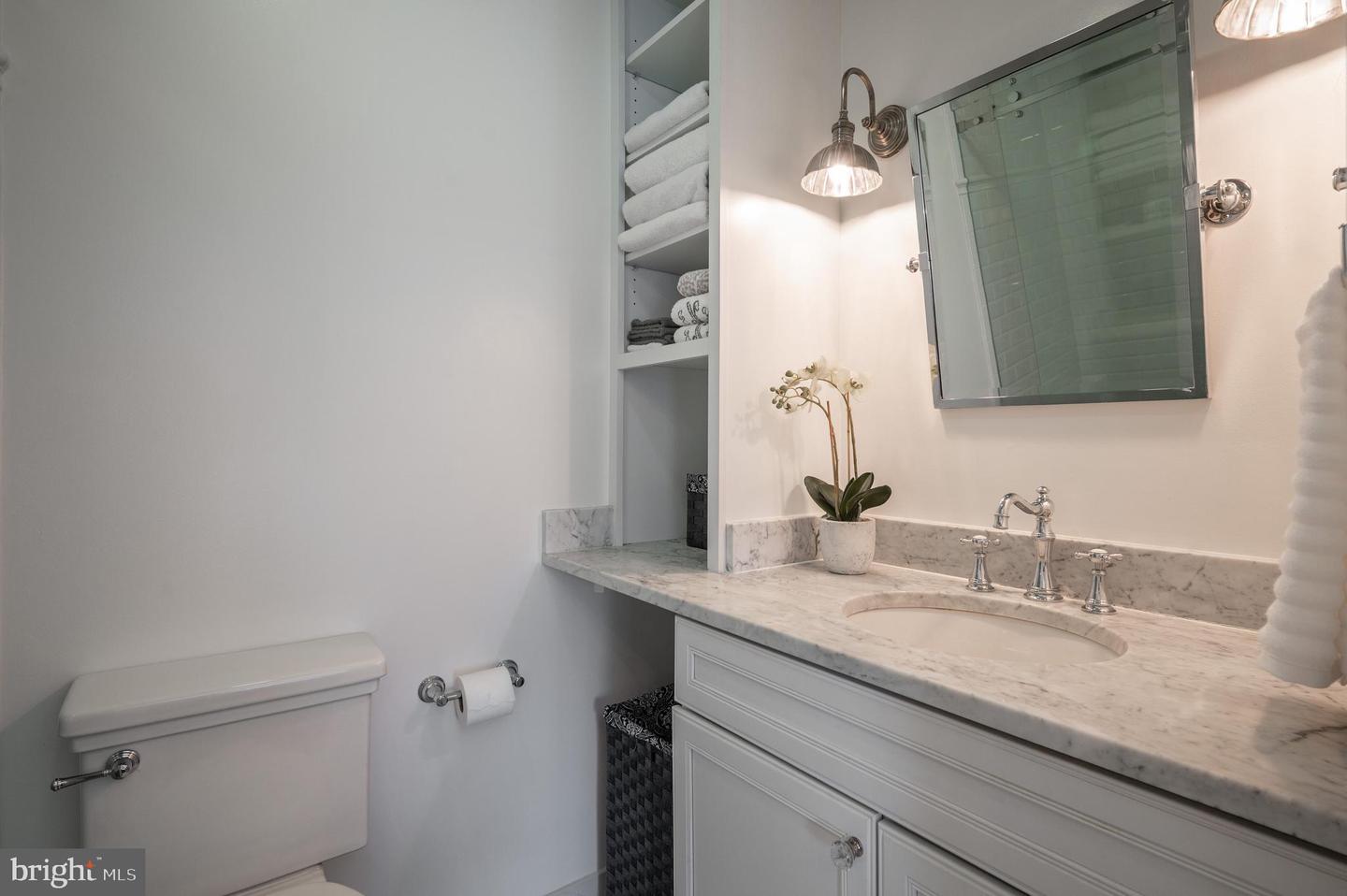 1015 Pendleton St Property Photo 27