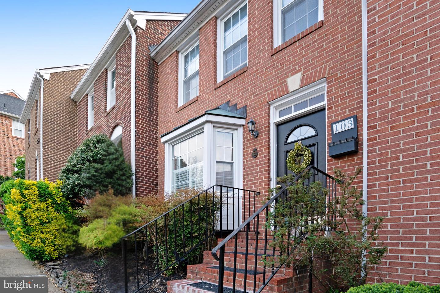 103 Shooters Ct Property Photo 1