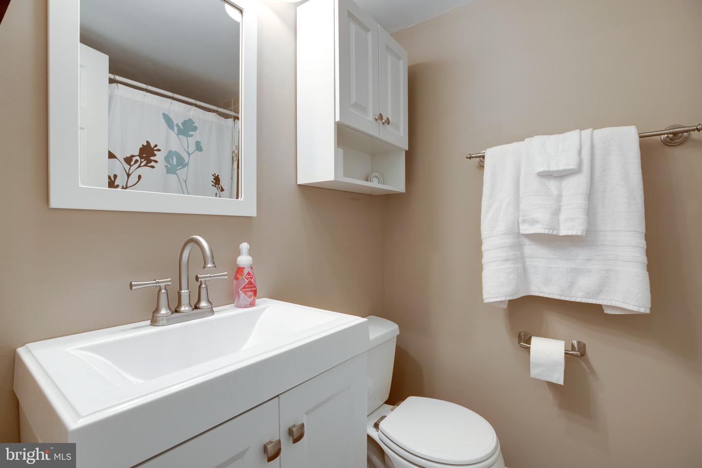 3210 S 28th St #202 Property Photo 8