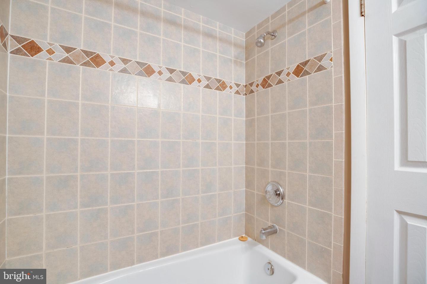 3210 S 28th St #202 Property Photo 9