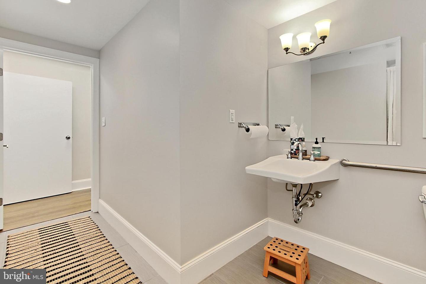 1008 Pendleton St Property Photo 18