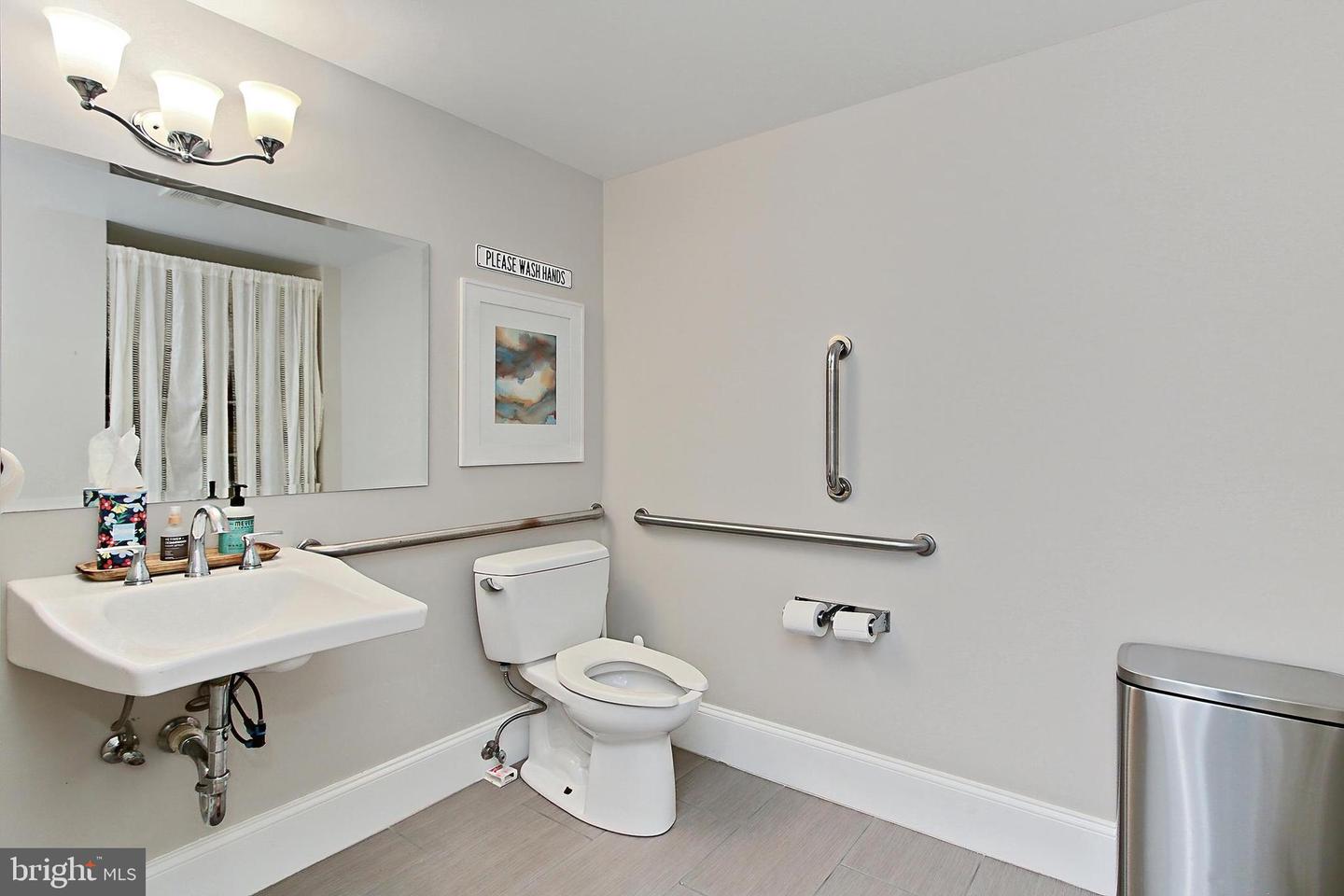 1008 Pendleton St Property Photo 19