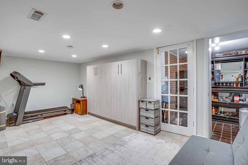204 Uhler Ter Property Photo 3