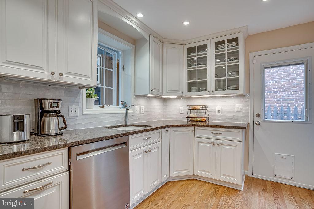 204 Uhler Ter Property Photo 8