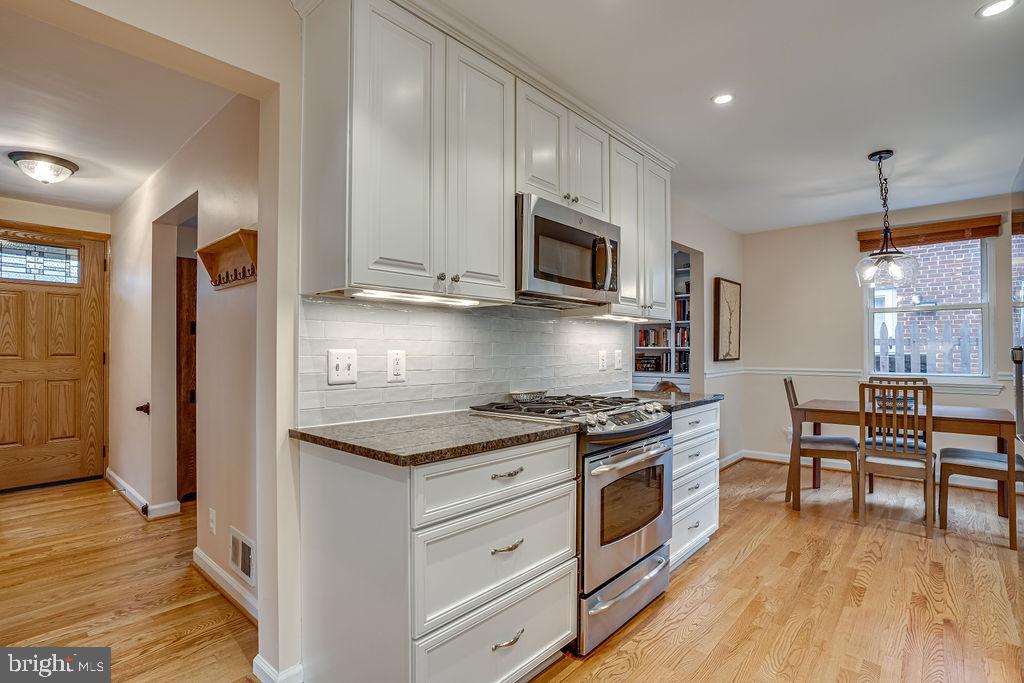 204 Uhler Ter Property Photo 9