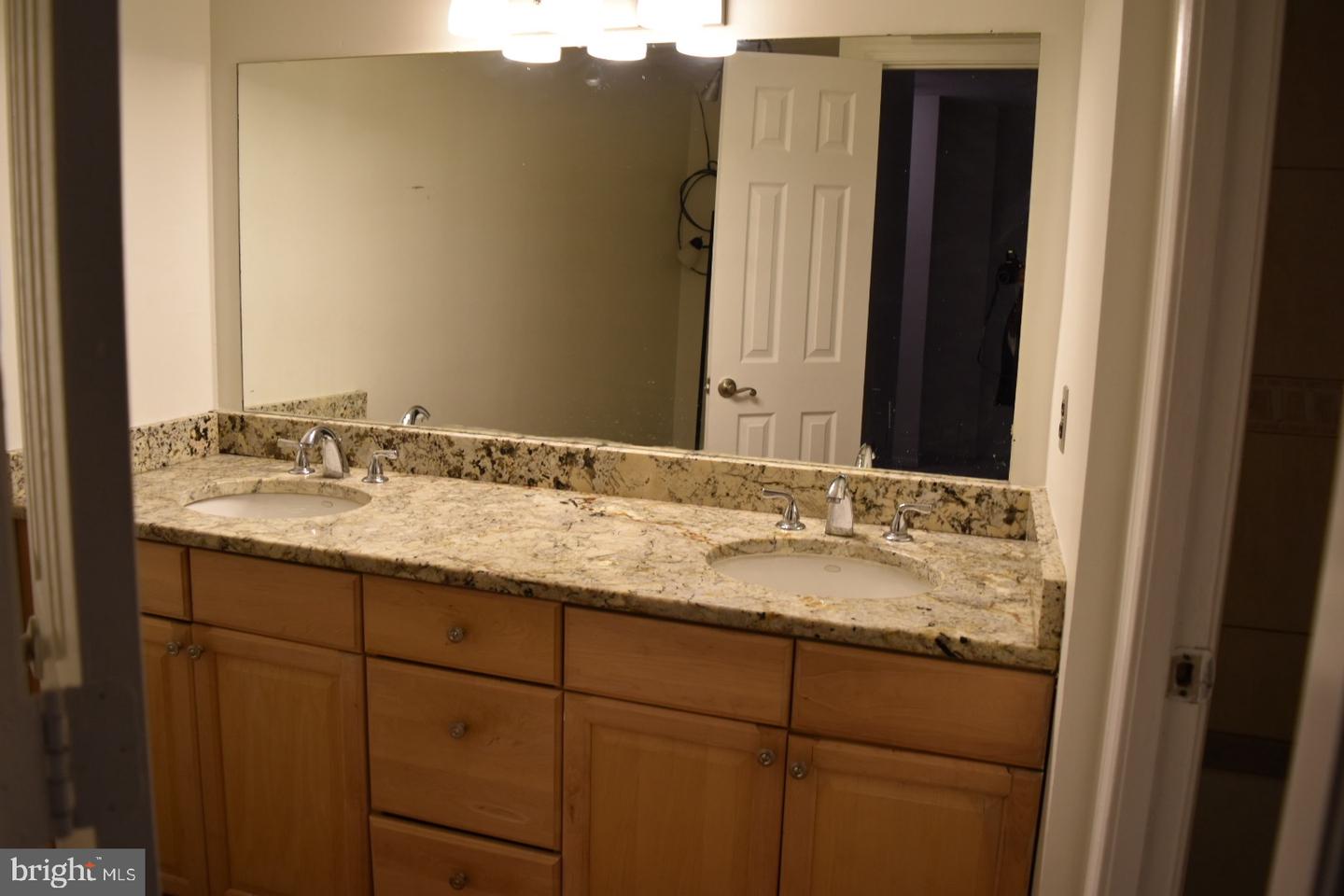 2500 N Van Dorn St #1415 Property Photo 9