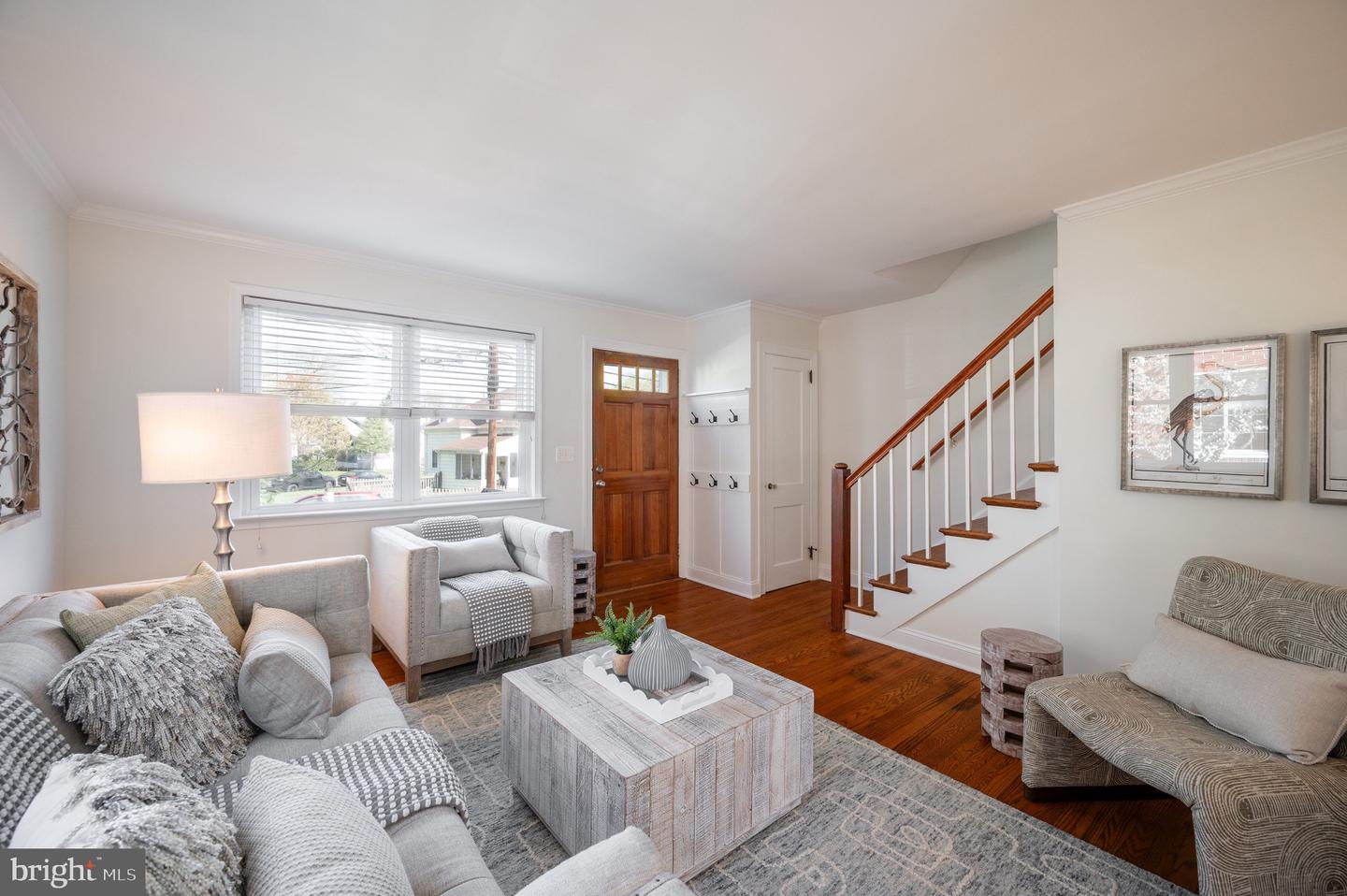 2406 Burke Ave #a Property Photo 2