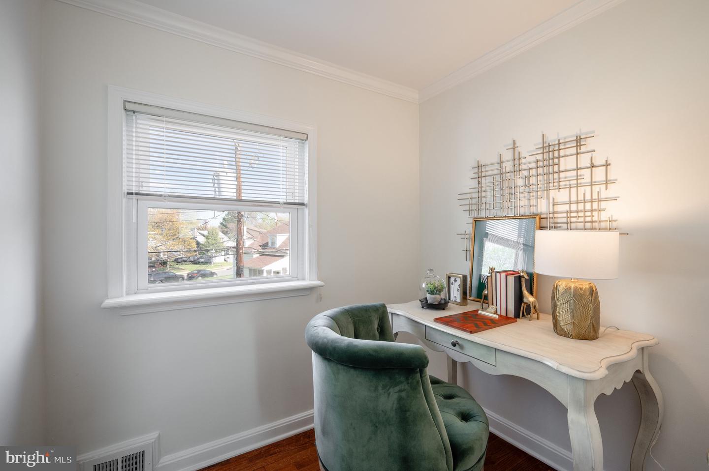 2406 Burke Ave #a Property Photo 17