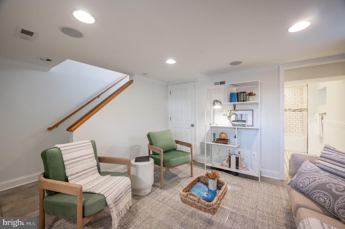 2406 Burke Ave #a Property Photo 19