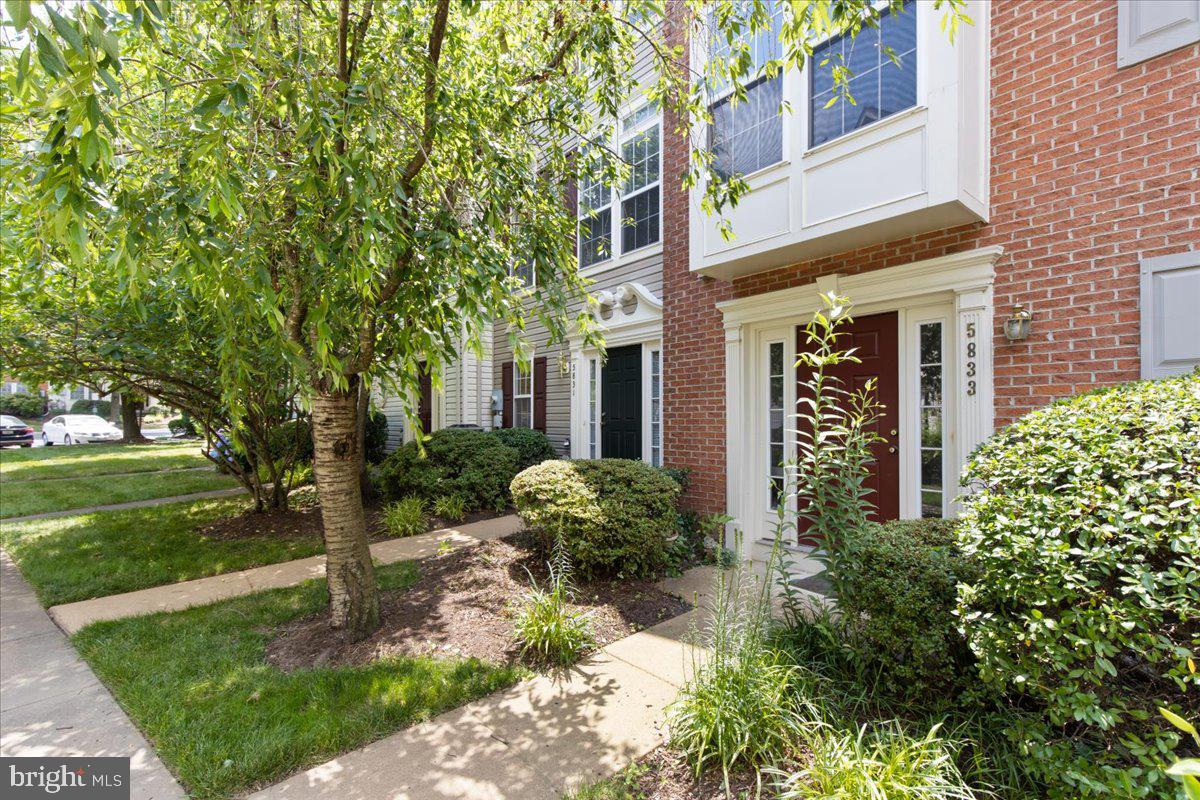 5831 Pearson Ln Property Photo 3