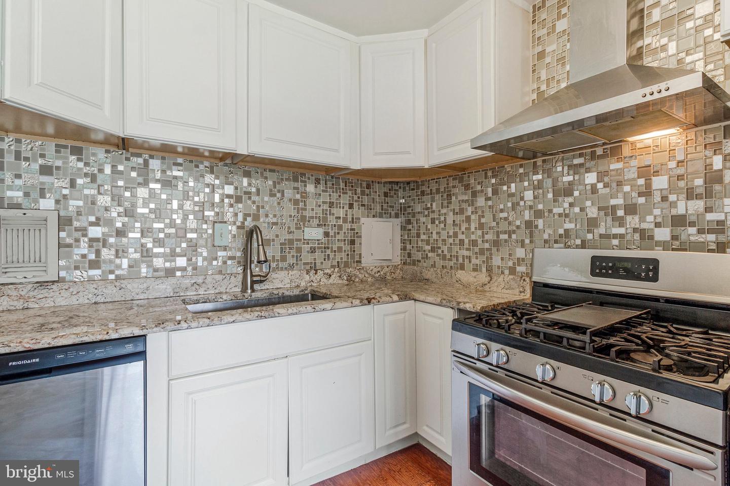 5801 Quantrell Ave #203 Property Photo 9