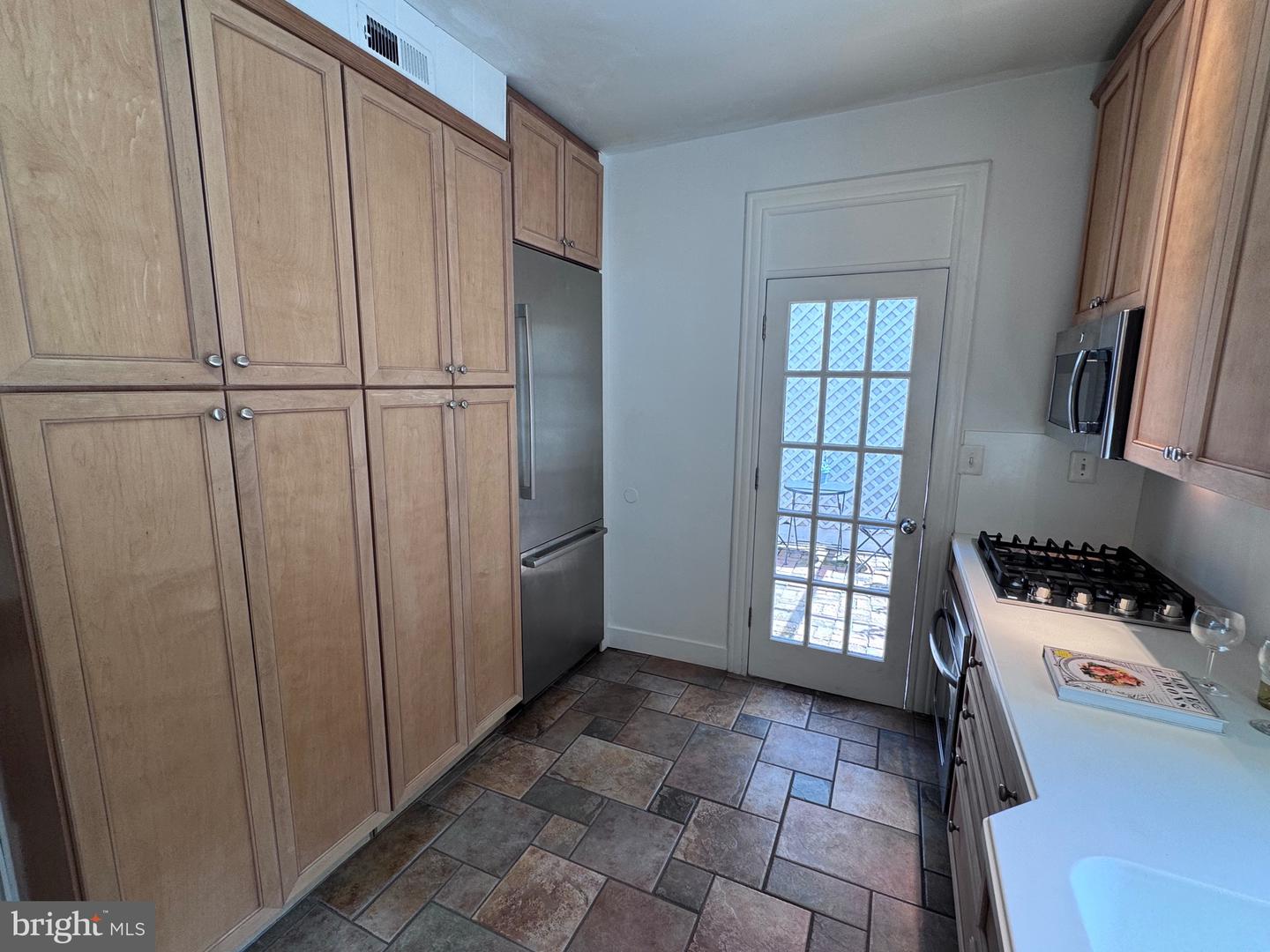 210 Gibbon St Property Photo 14