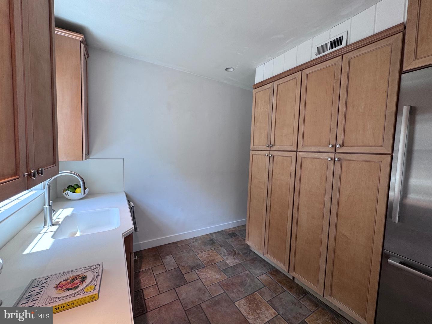 210 Gibbon St Property Photo 15