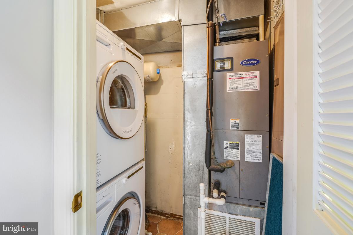 907 Franklin St Property Photo 26