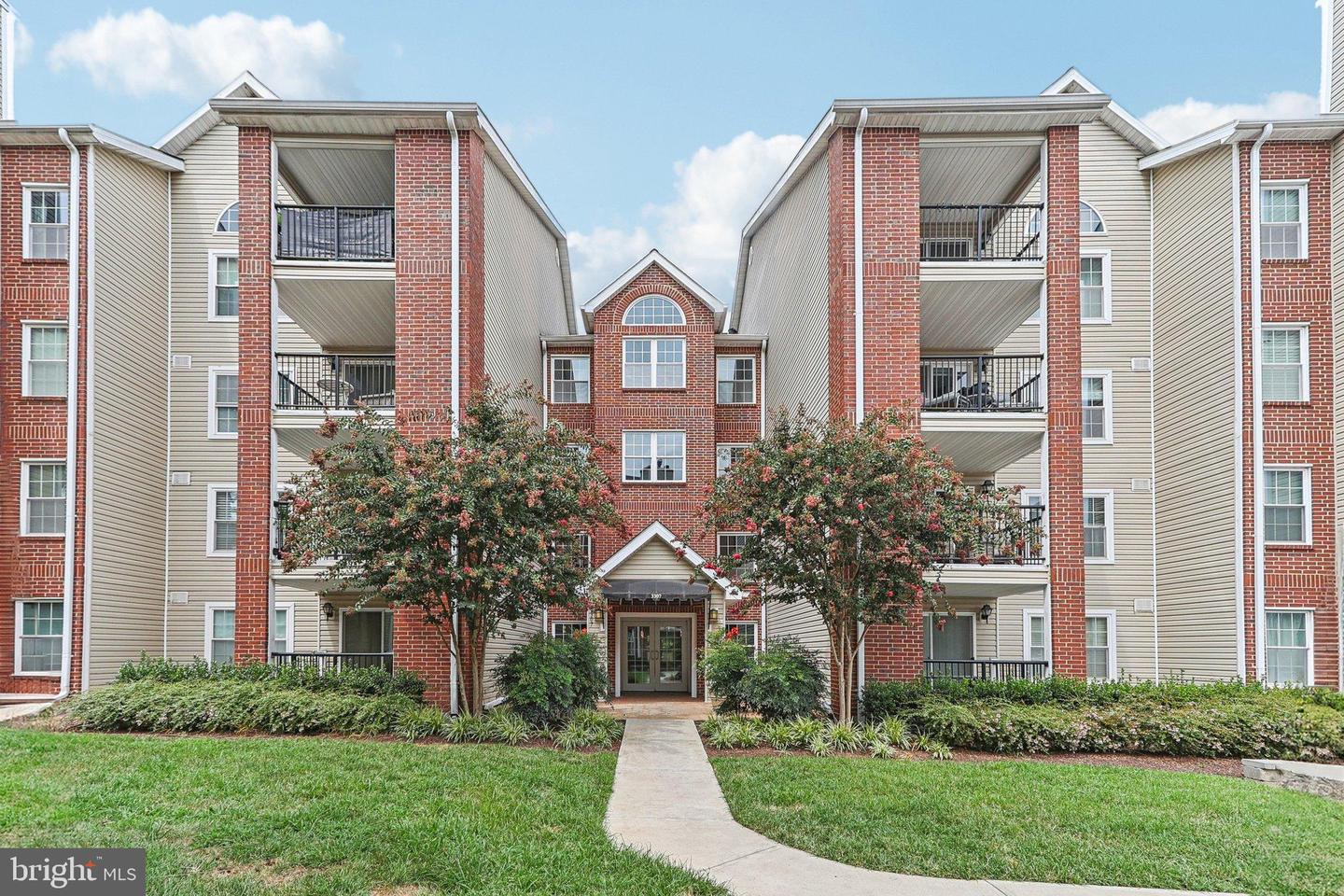 3307 Wyndham Cir #4159 Property Photo 2