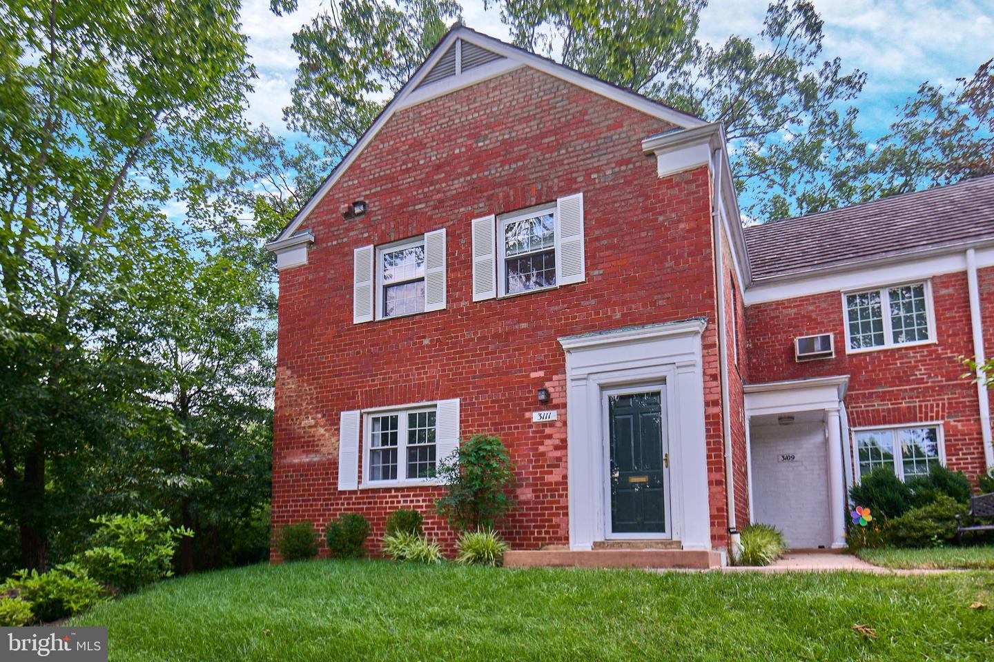 3111 Valley Dr Property Photo 3