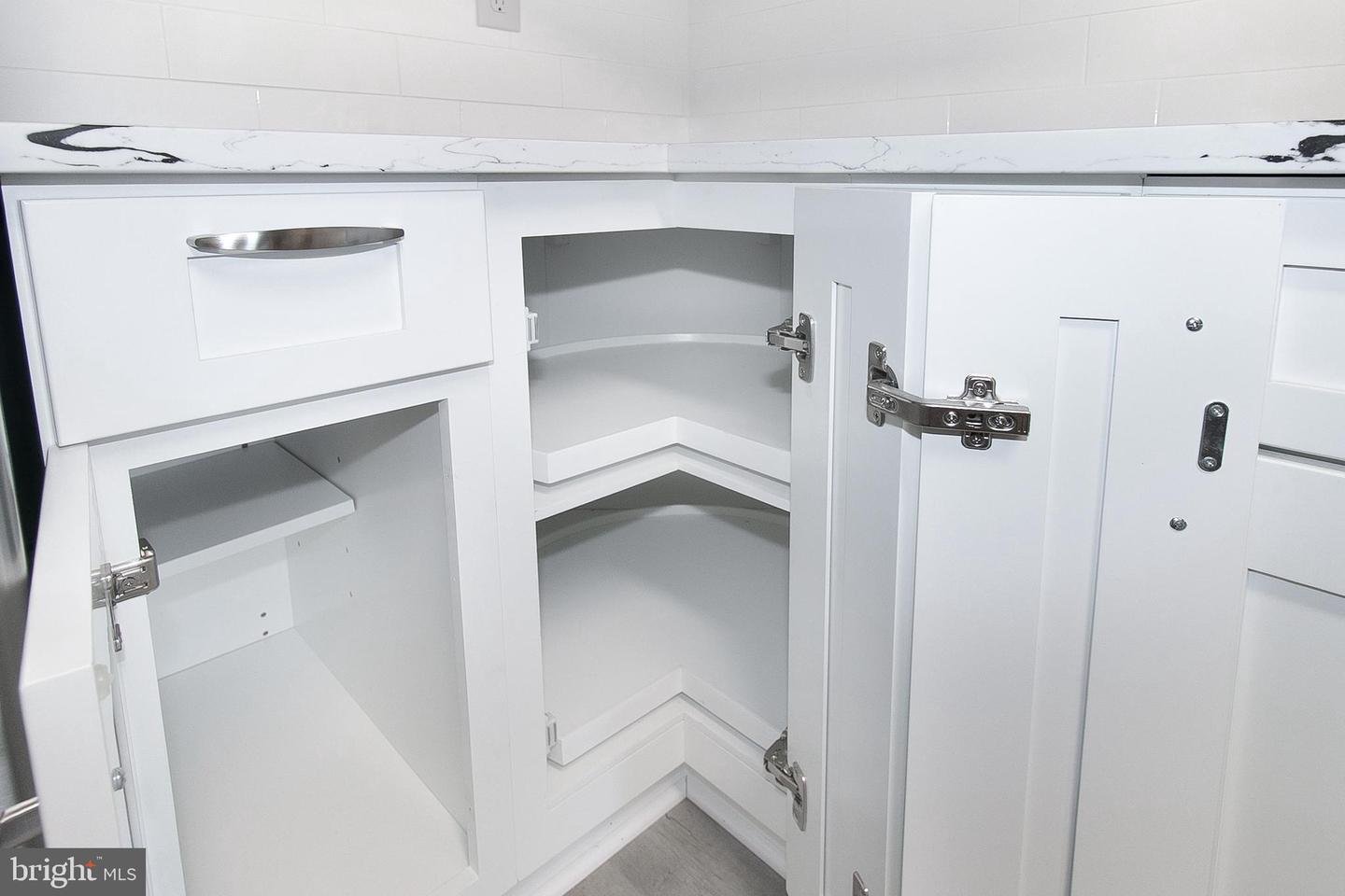 307 Yoakum Pkwy #1024 Property Photo 12