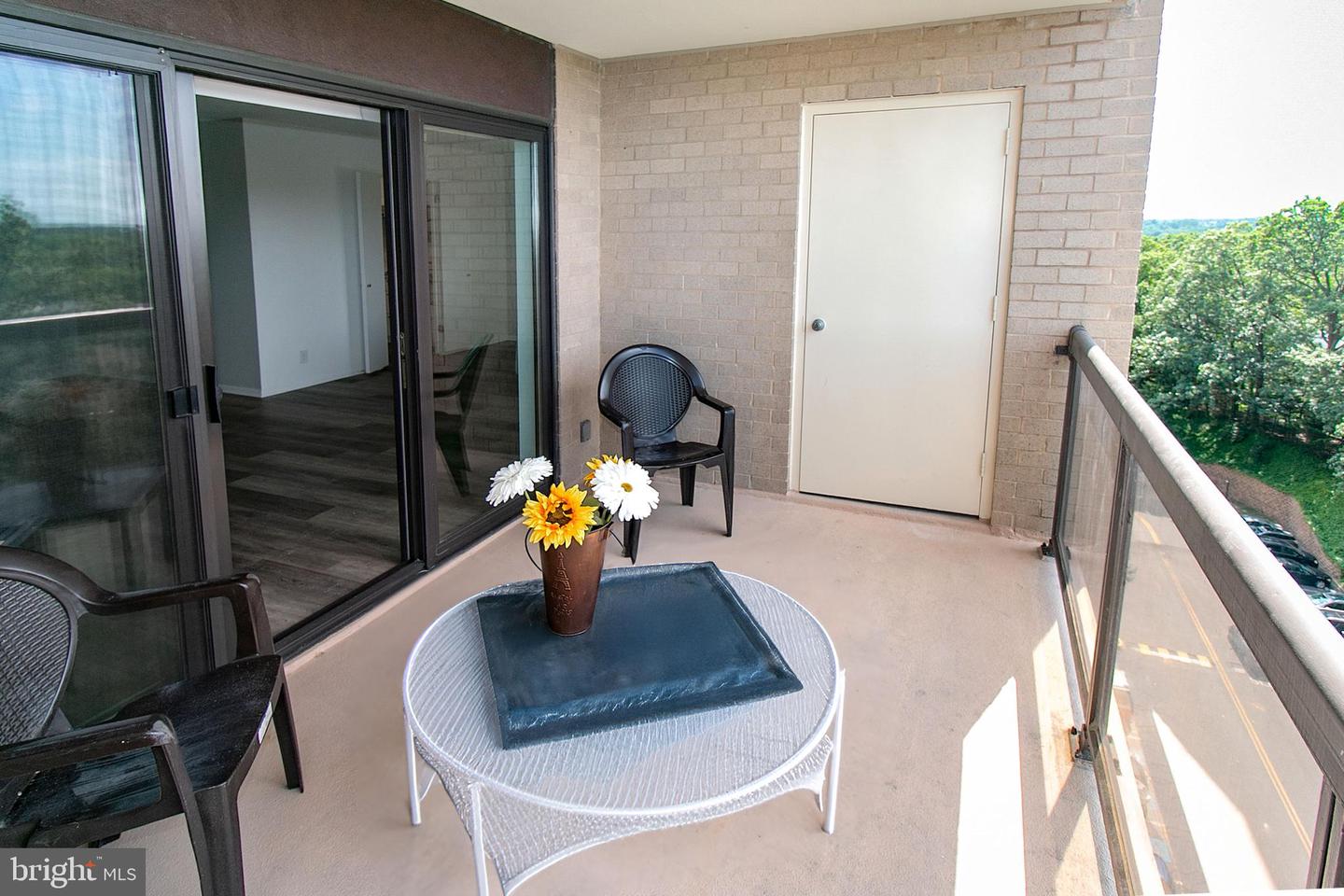 307 Yoakum Pkwy #1024 Property Photo 17
