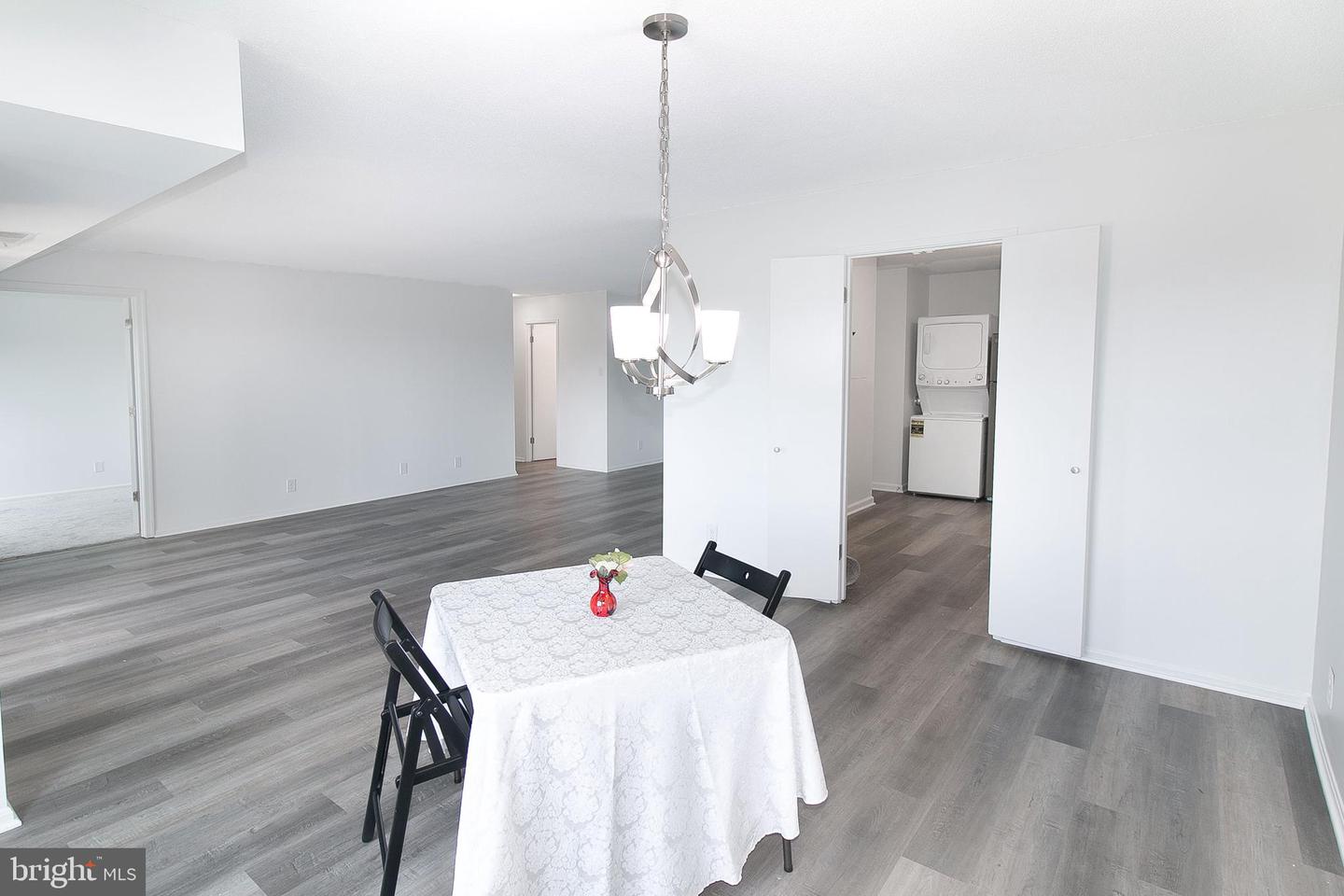 307 Yoakum Pkwy #1024 Property Photo 25
