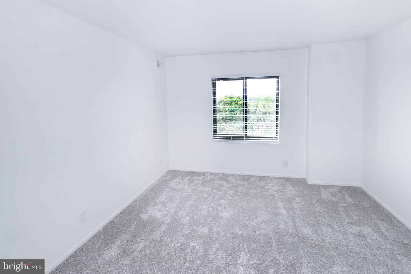 307 Yoakum Pkwy #1024 Property Photo 29