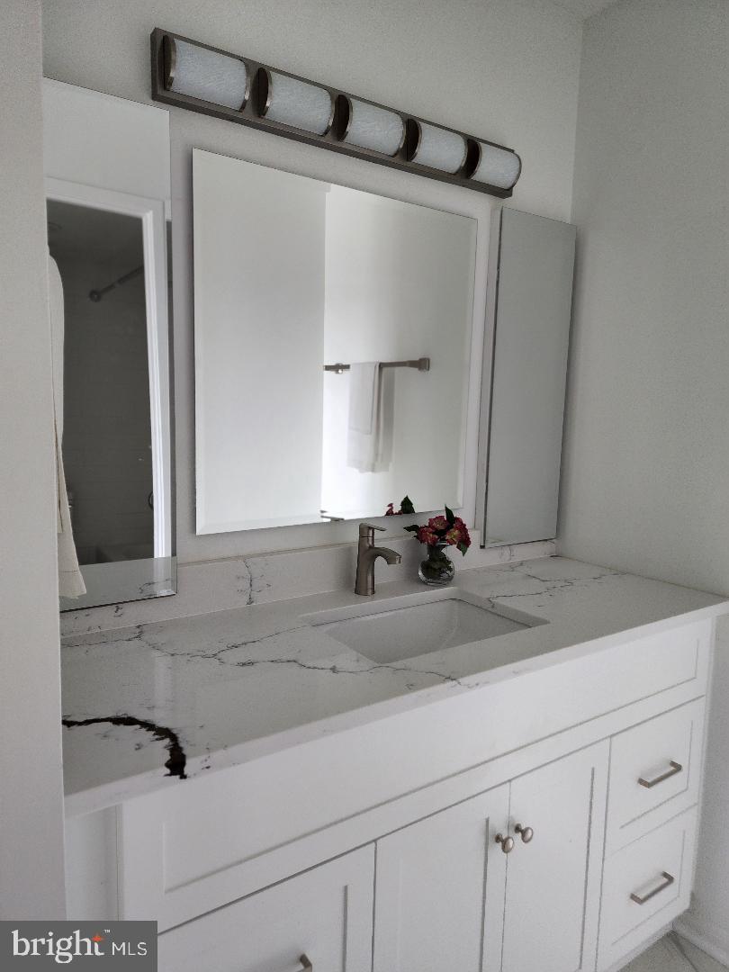 307 Yoakum Pkwy #1024 Property Photo 35