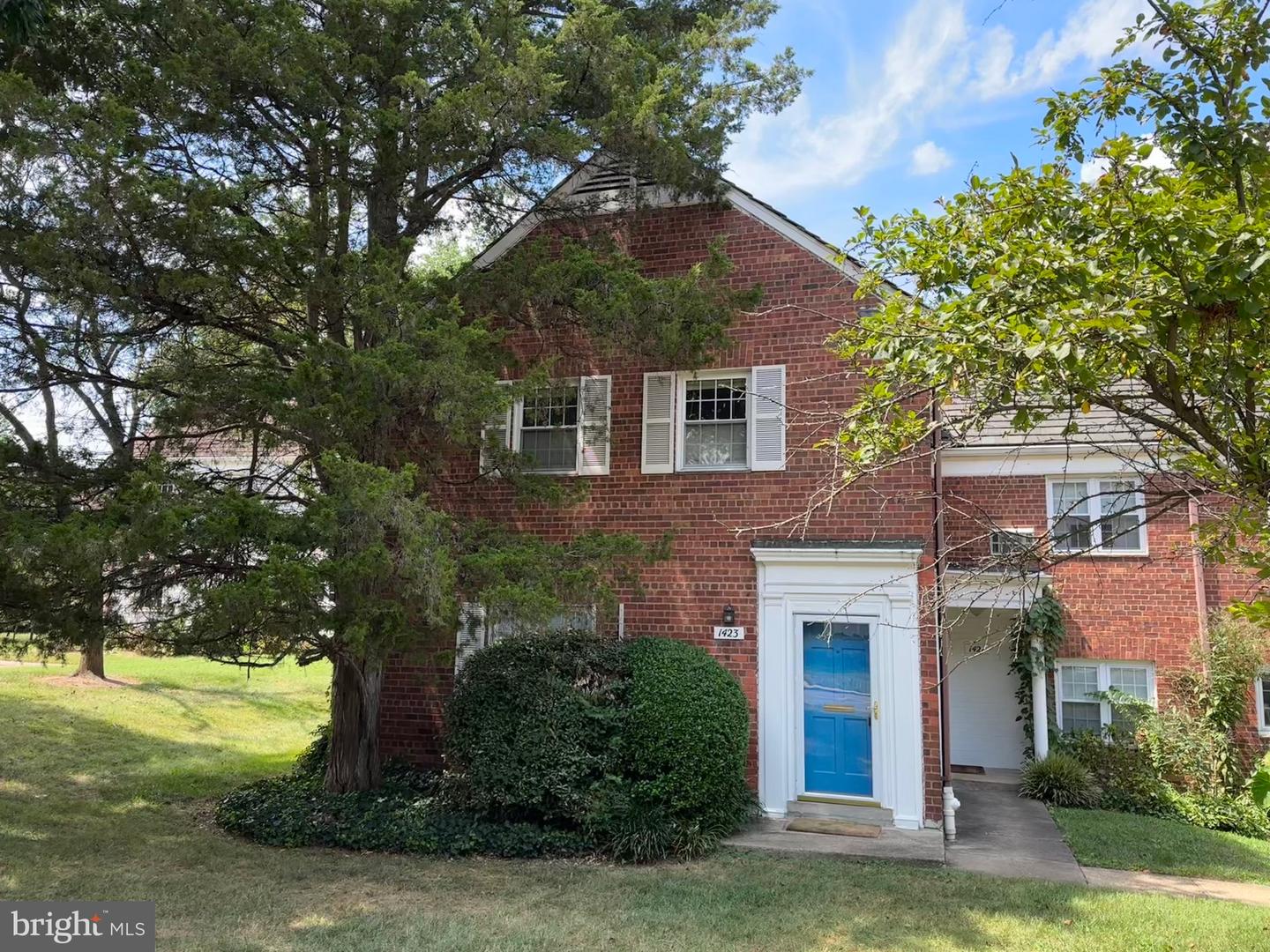 1423 Martha Custis Dr Property Photo 1