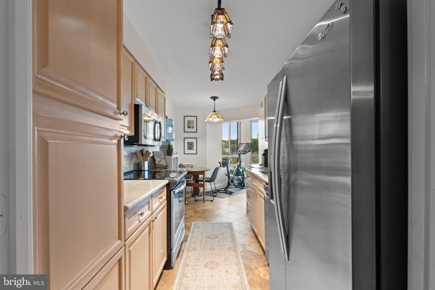 2151 Jamieson Ave #601 Property Photo 16