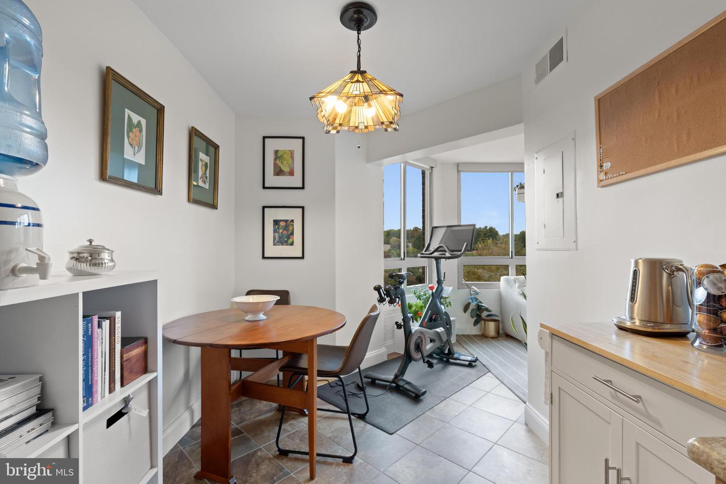 2151 Jamieson Ave #601 Property Photo 17