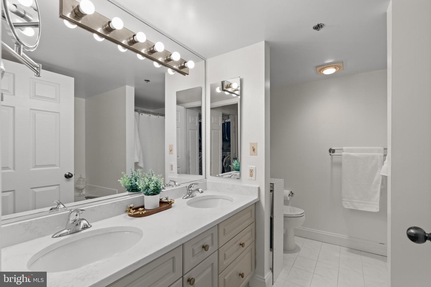 2151 Jamieson Ave #601 Property Photo 28
