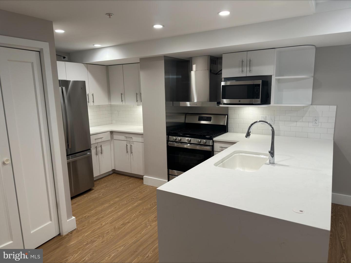 815 King St #3d Property Photo 3