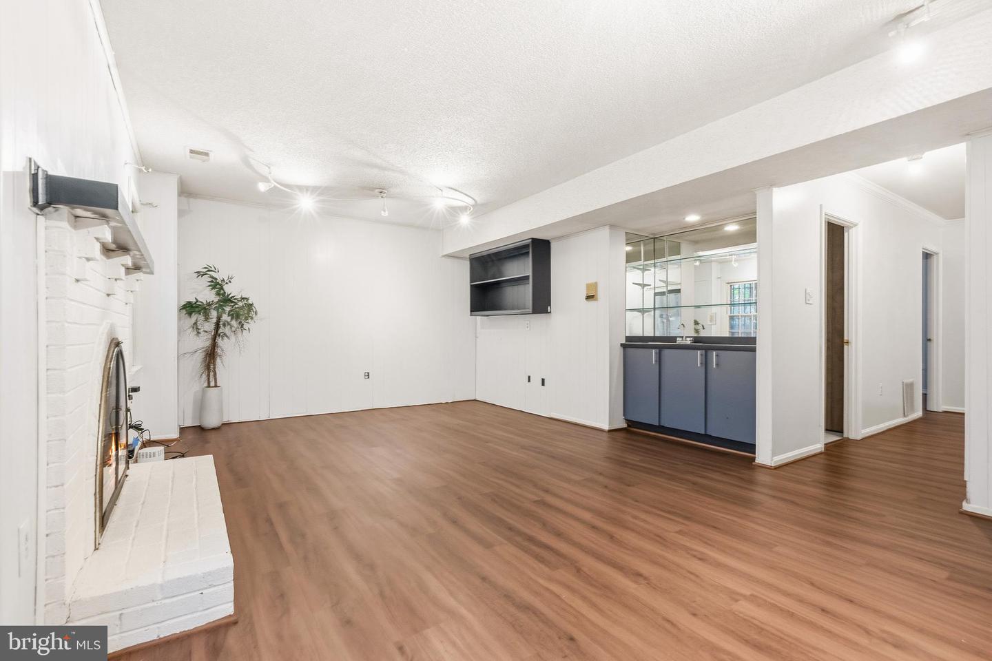 663 N Armistead St Property Photo 33