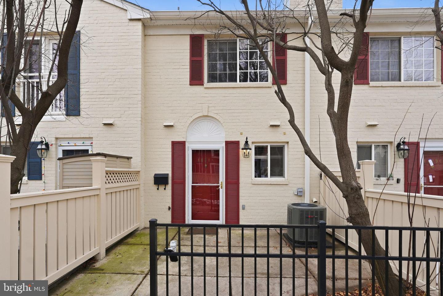 1431-a N Van Dorn St #a Property Photo 1