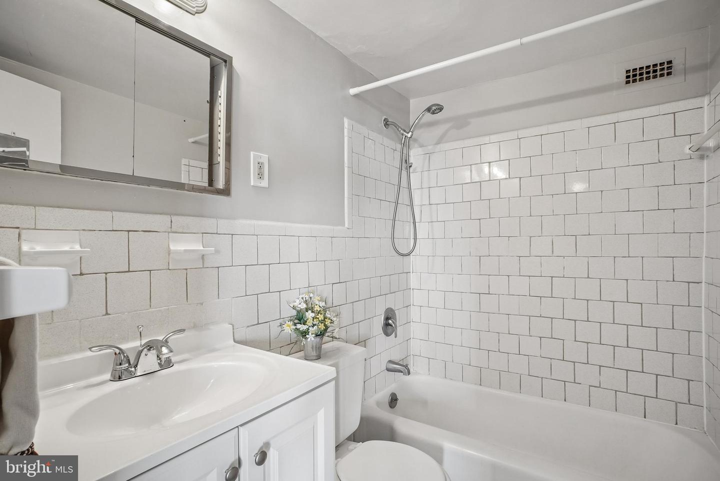 5831 Quantrell Ave #409 Property Photo 12