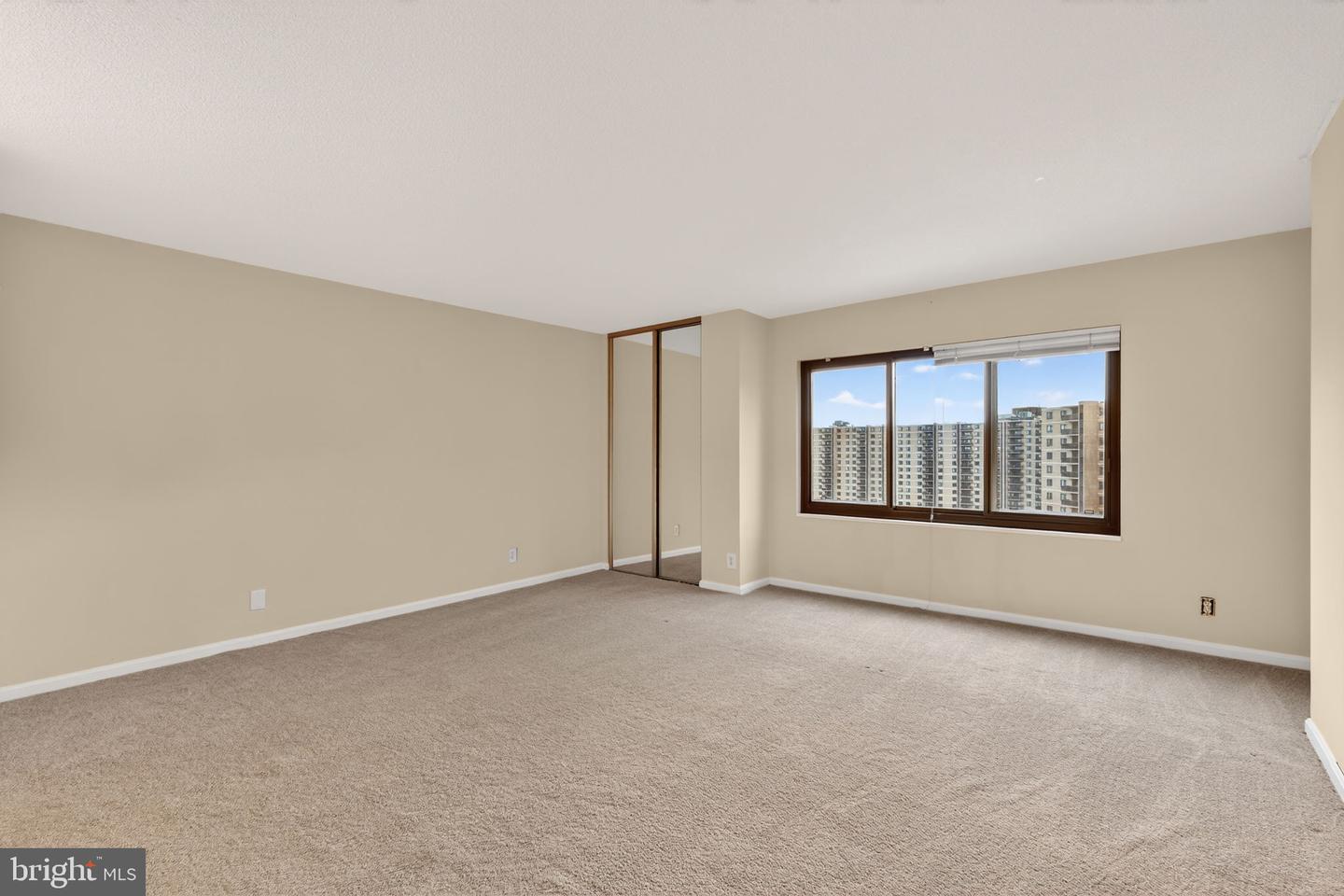 203 Yoakum Pkwy #1625 Property Photo 15