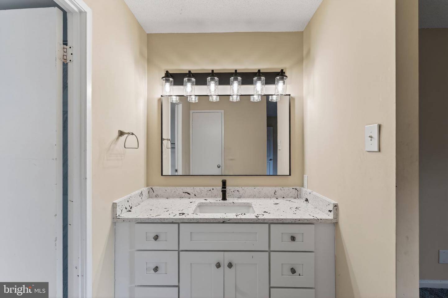 203 Yoakum Pkwy #1625 Property Photo 19