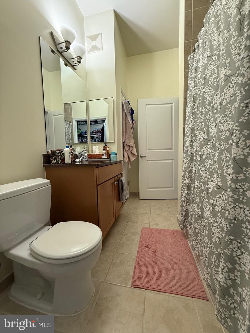 309 Holland Ln #139 Property Photo 8